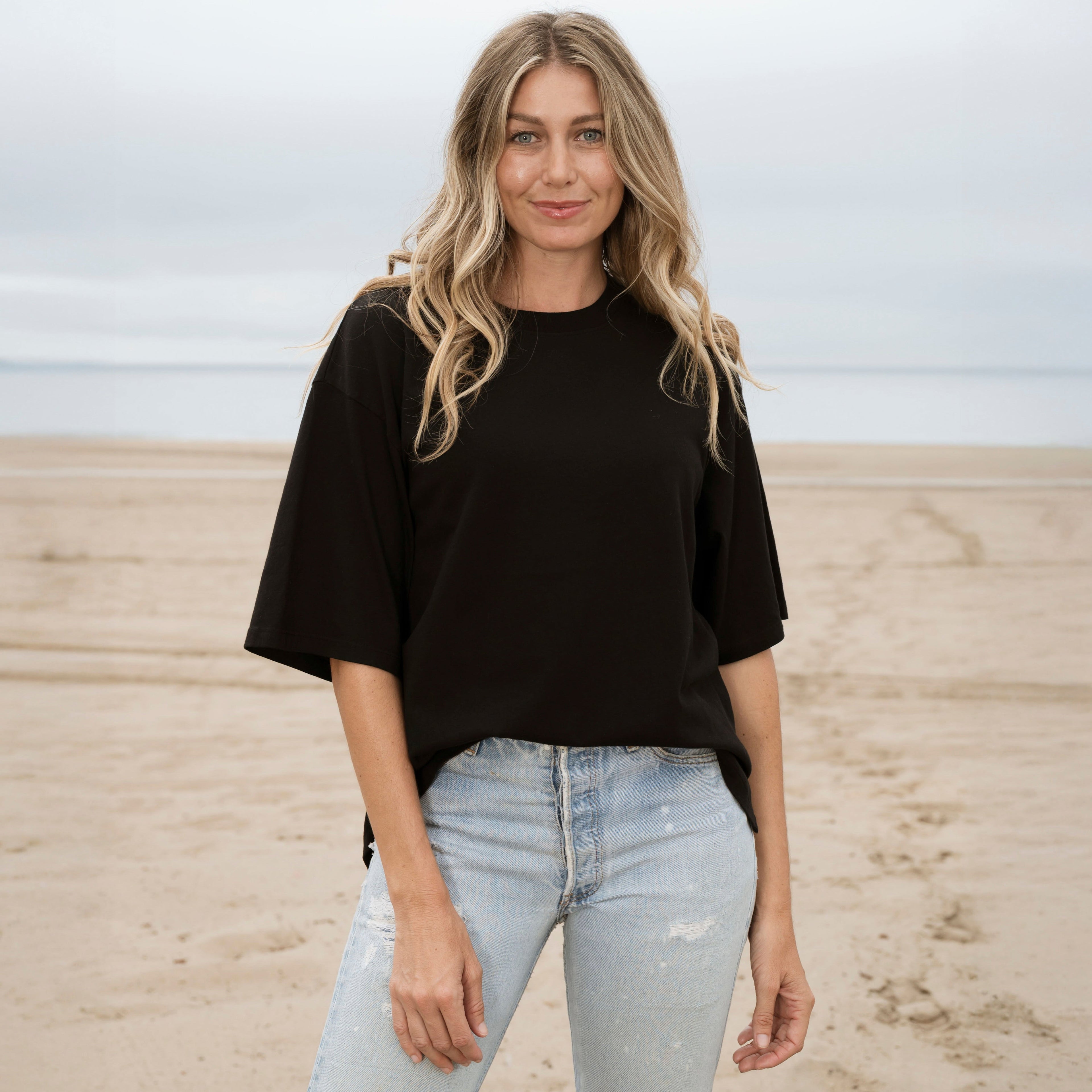 Womens Relaxed Fit Curved Hem Heavyweight Tee